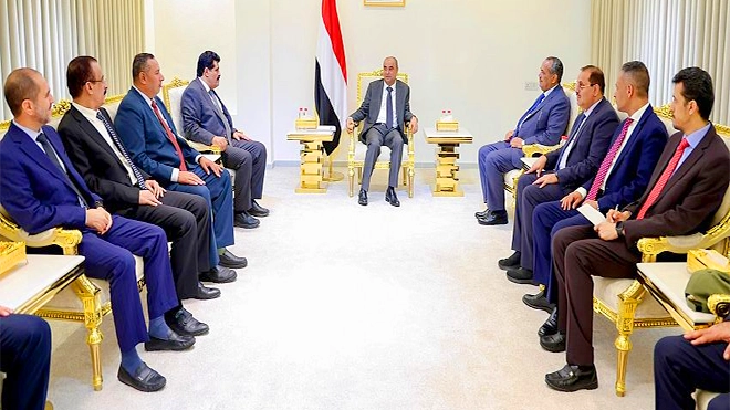 رئيس الوزراء، خلال استقباله قيادة المكتب السياسي للمقاومة الوطنية